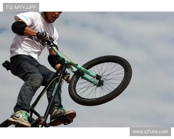 赛后分析:北京极限运动队与重庆极限运动队的实力对决与战术较量 赛后分析:北京极限运动队与重庆极限运动队的实力对决与战术较量