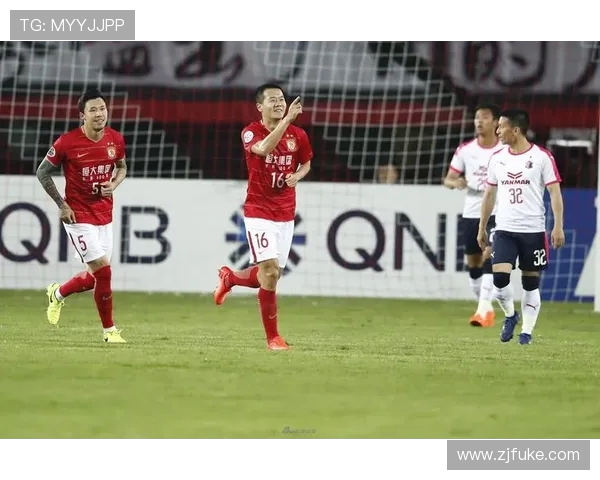 大阪樱花与恒大足球队对决分析及战术特点探讨