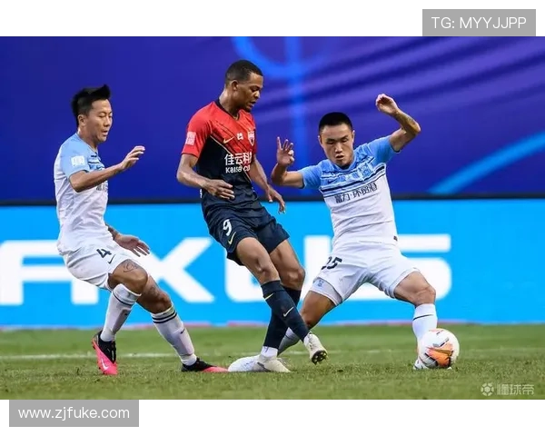 广州富力与深圳佳的精彩对决展现足球魅力与城市荣誉的较量