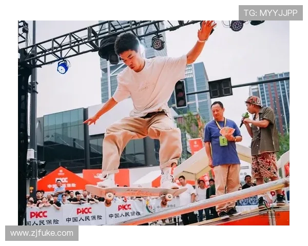 南京飞盘队在滑板精英赛中的速度表现分析与点评